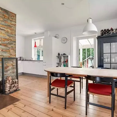 Villa House By And Forest - 6 People