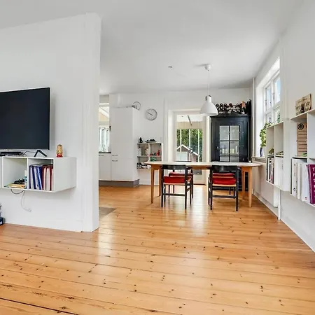 House By And Forest - 6 People Villa Middelfart