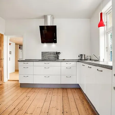 House By And Forest - 6 People Middelfart